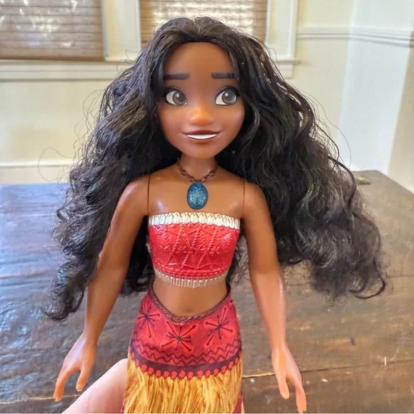 Disney Singing Original Moana Fashion Doll - Picture 7 of 10